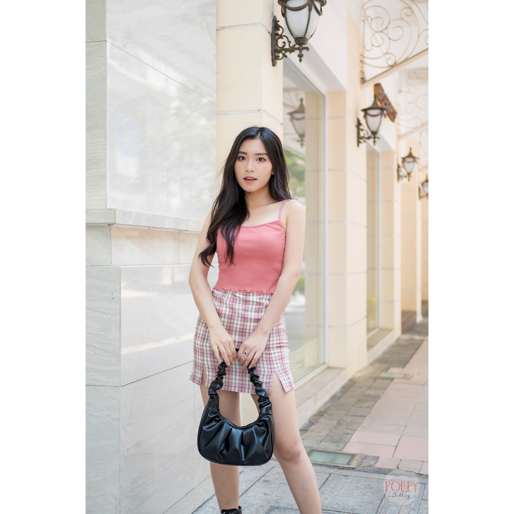 Chân váy caro ngắn dáng ôm xẻ đùi hot trend | BigBuy360 - bigbuy360.vn