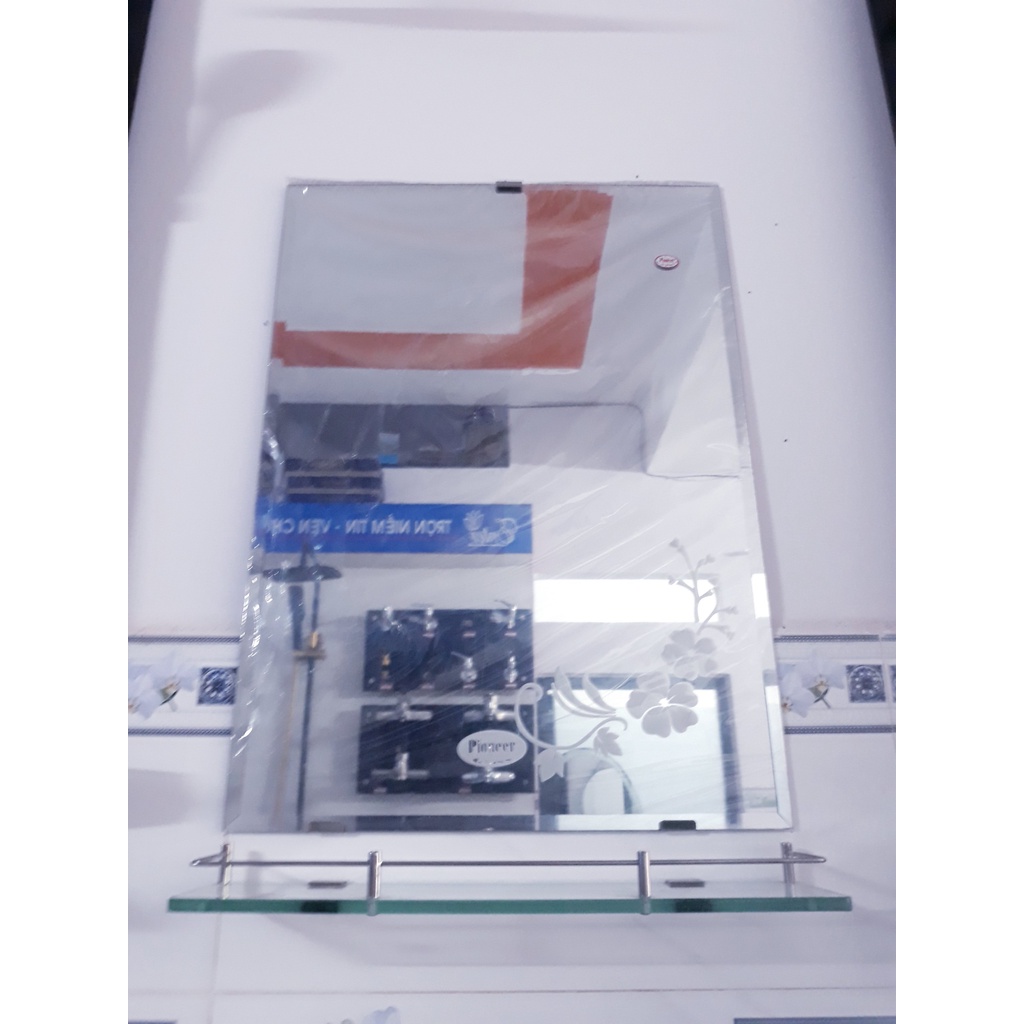 Gương soi kệ kiếng