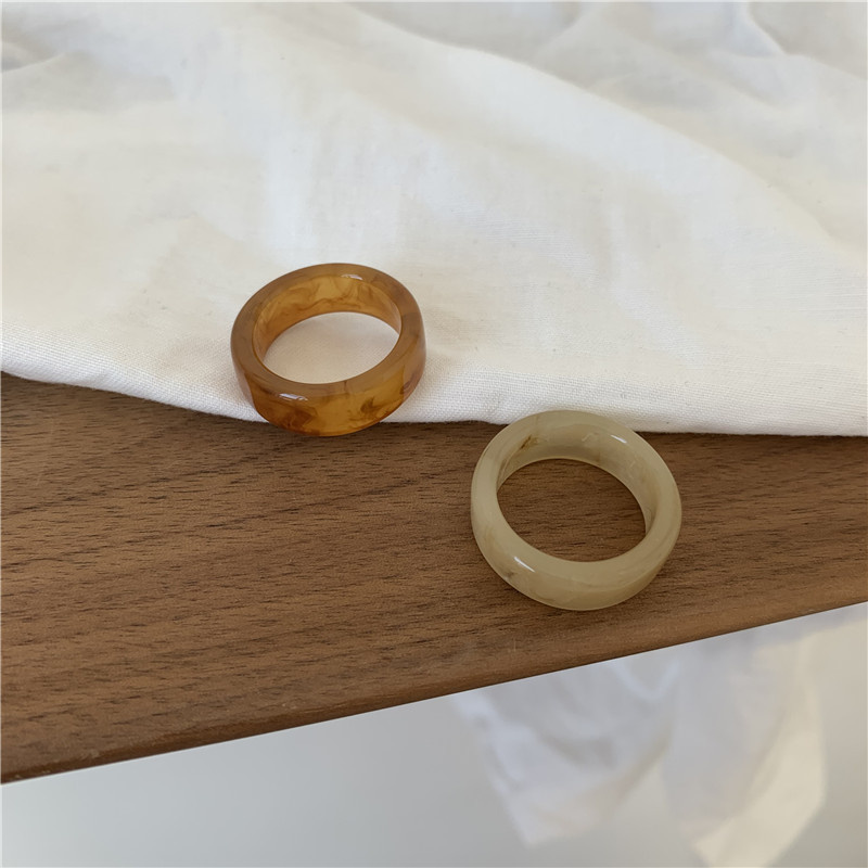 Nhẫn Nhựa Resin Màu Hổ Phách Đơn Giản Thời Trang Hàn Quốc Cổ Điển