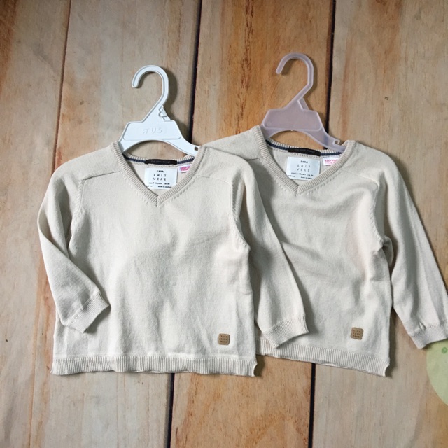 Áo len mỏng zara cổ tim