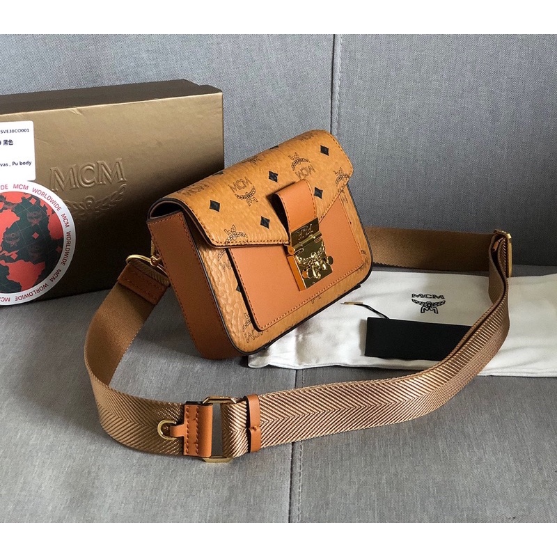Túi đeo chéo cho nam và nữ MCM da thật cao cấp
