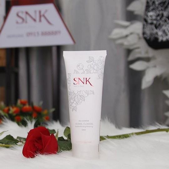 Sữa rửa mặt SNK Gel Cleanser 100ml