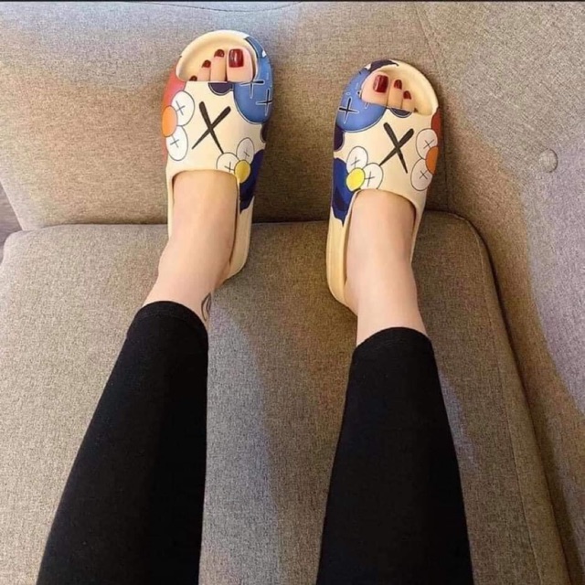 ✨ DÉP KAWS ✨ Dép Bánh Mì Chất Liệu Cao Su Mềm, Đế 5cm