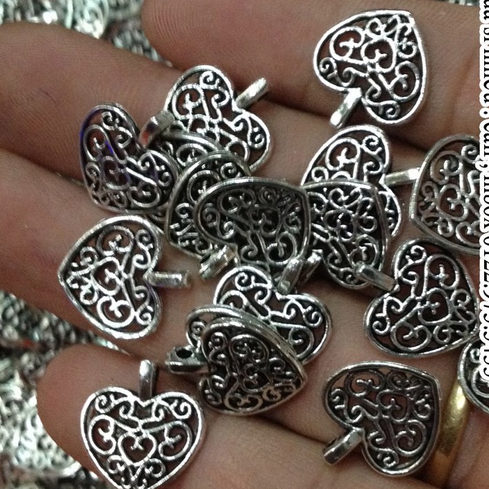 trái tim hoa văn charm sỉ : 25k / 50 gram / giá sỉ 1 gói [ Nguyên Liệu Handmade ]