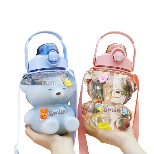 Bình Nước Nhựa Trong Suốt Họa Tiết Gấu Hoạt Hình Dễ Thương Có Ống Hút Kèm Sticker