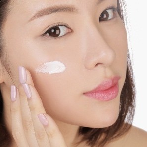 Kem lót trang điểm sáng da và kiềm dầu Vacosi Natural Studio Oil