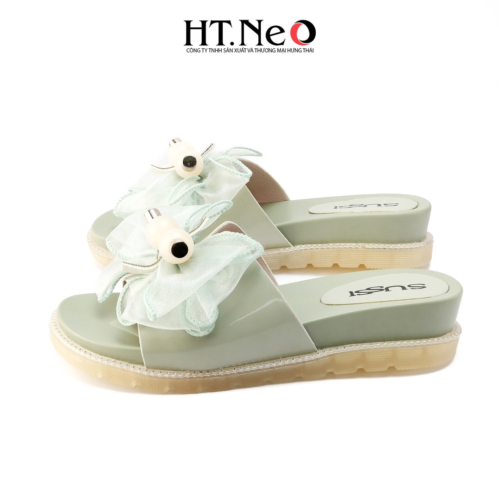 Sandal nữ HT.NEO Thiết kế đế cao su cao 3 cm cùng da mềm mại, viền dép đính đá cùng nơ vải cực xinh SDN100