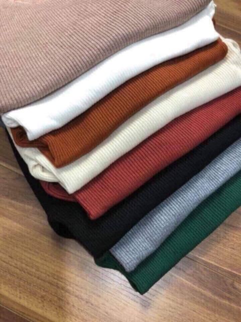 Áo len cổ 3 phân dễ mặc dễ phối đồ cho bạn gái với nhiều màu tha hồ lựa chọn , đông về em này là ko thể thiếu với ce dc.