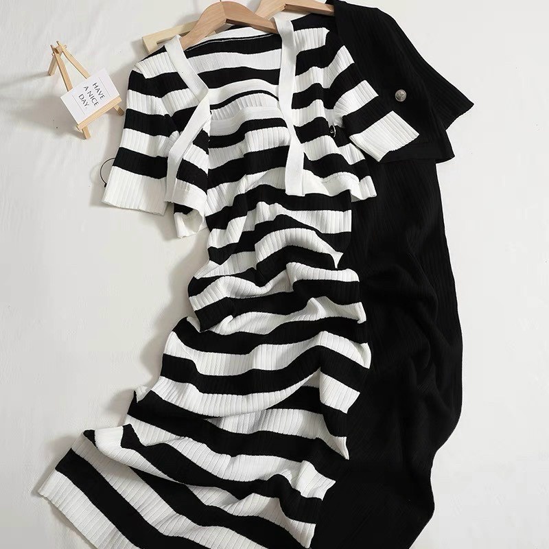 Set áo cardigan váy 2 dây body khuy túi