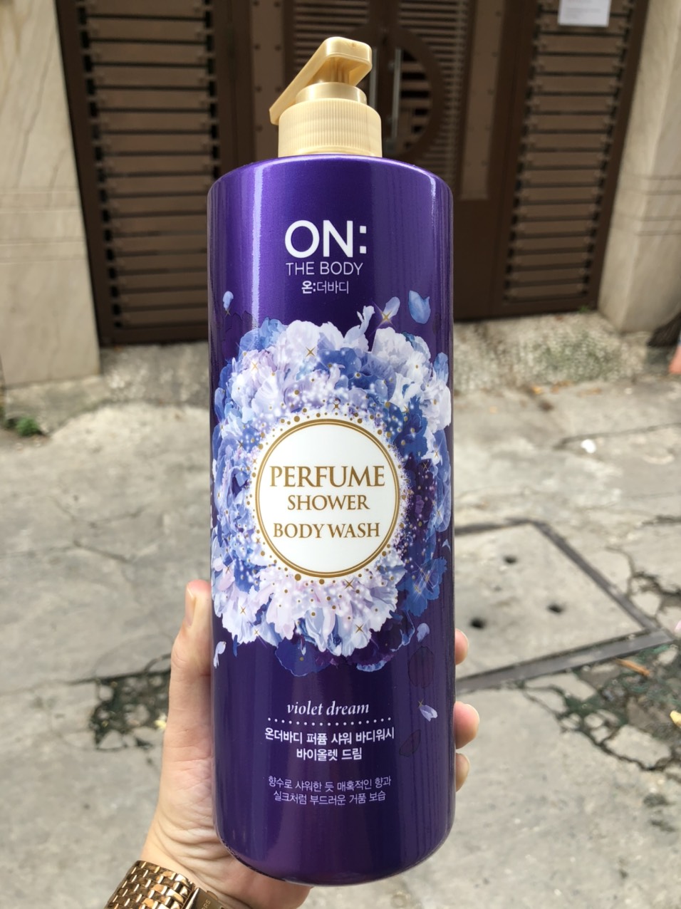 Sữa Tắm On The Body VIOLET DREAM - Sữa Tắm Nước Hoa Chai 1L (Tím)