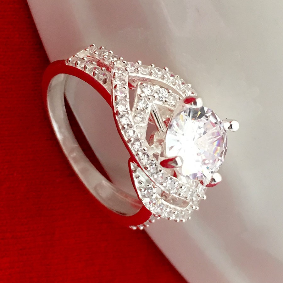 Nhẫn nữ Bạc Quang Thản thiết kế kể ổ cao gắn kim cương nhân tạo chất liệu bạc không xi mạ - QTNU70