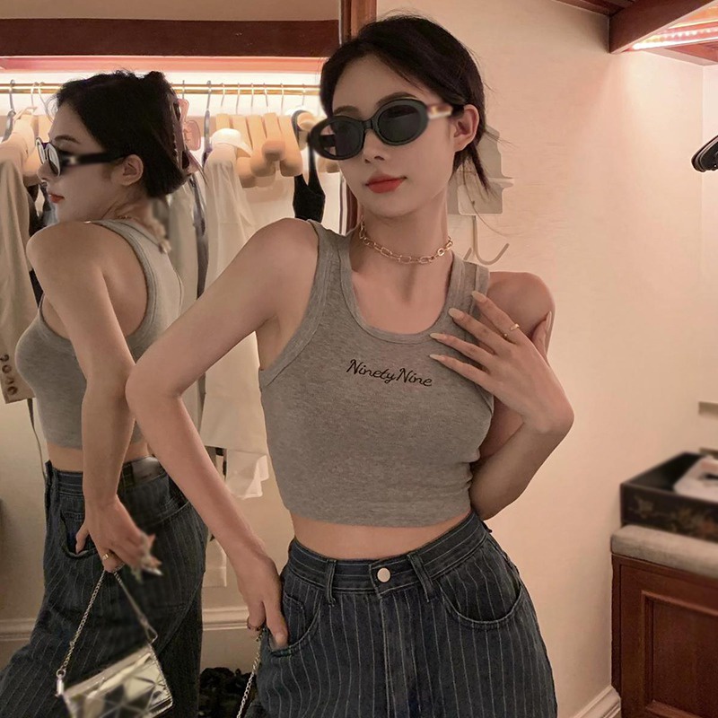 Áo Croptop Sát Nách Cổ Tròn Hoạ Tiết Chữ Thêu Thiết Kế Đơn Giản Cho Phái Nữ