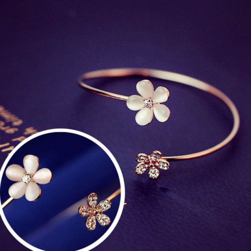 Vòng đeo tay dạng hở trang trí hoa cúc đính đá nhân tạo thời trang cho nữ