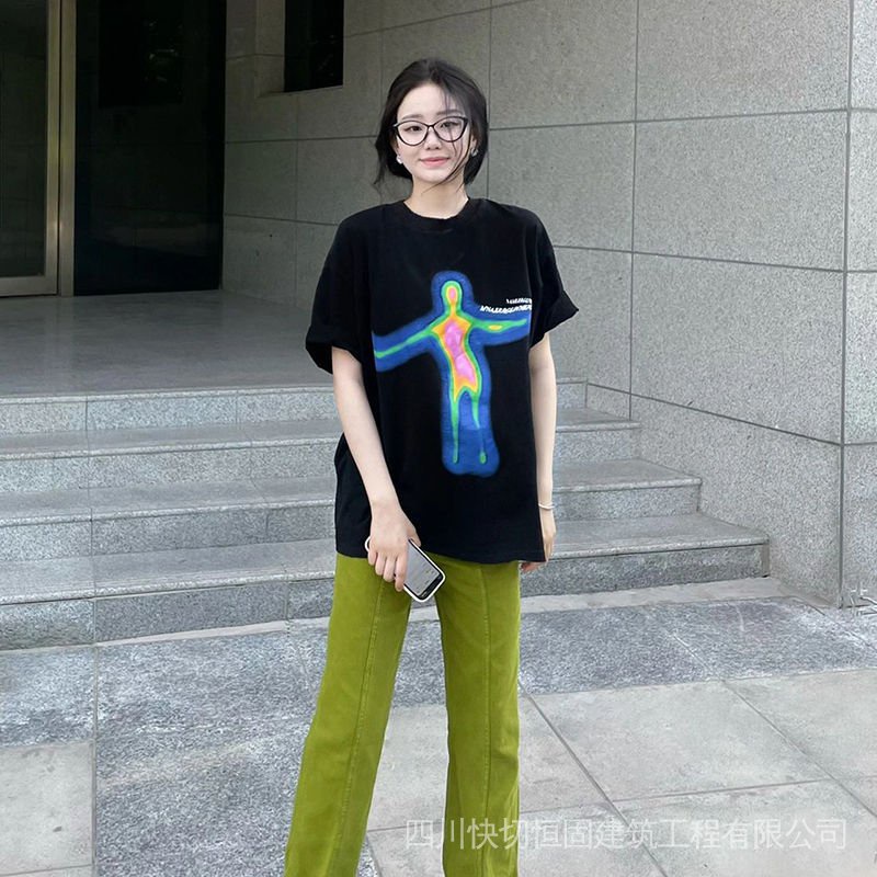 Áo Thun Ngắn Tay In Họa Tiết Phong Cách Retro Đường Phố Cá Tính Cho Nữ