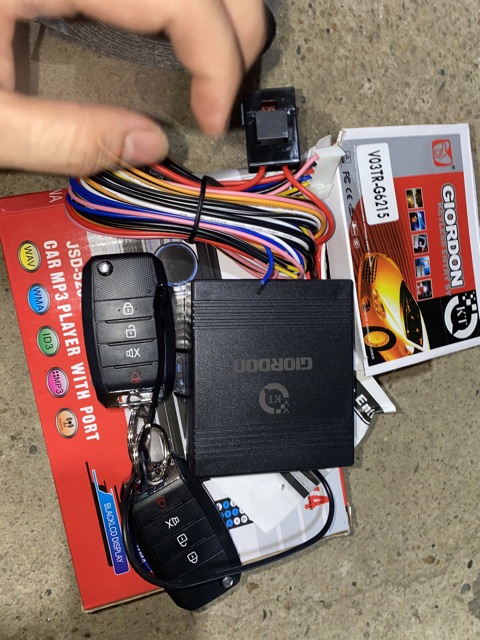 Sản phẩm gia đình làm: Khiển cửa theo xe 12v mã 6215 khóa cửa