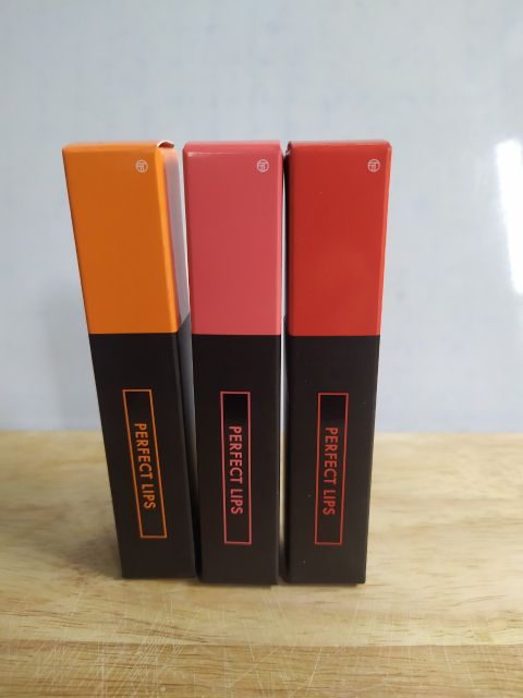 Son Tint Dưỡng Ẩm 24h , Lâu Trôi, Mịn Lì Môi Perfect Lips Shocking Lip