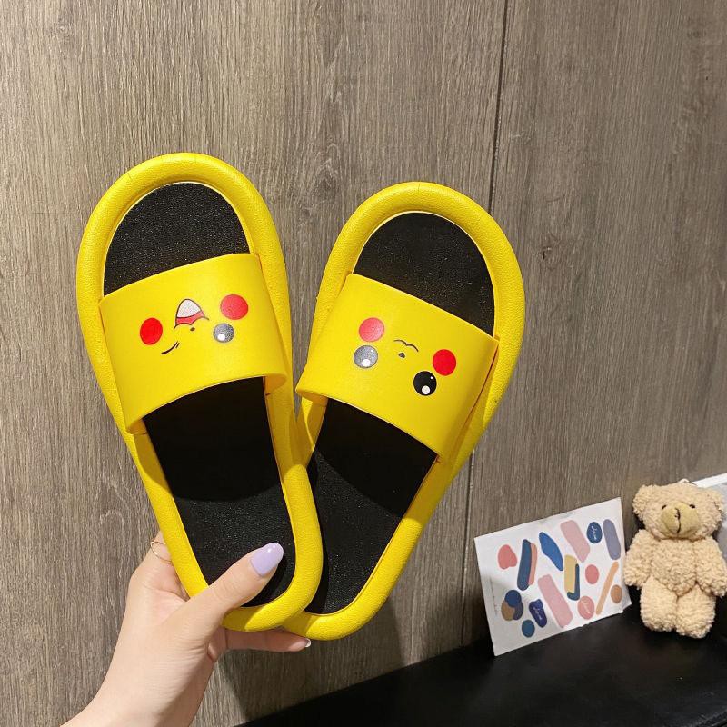 15T013 - Dép cao su hình Pikachu chuẩn Quảng Châu