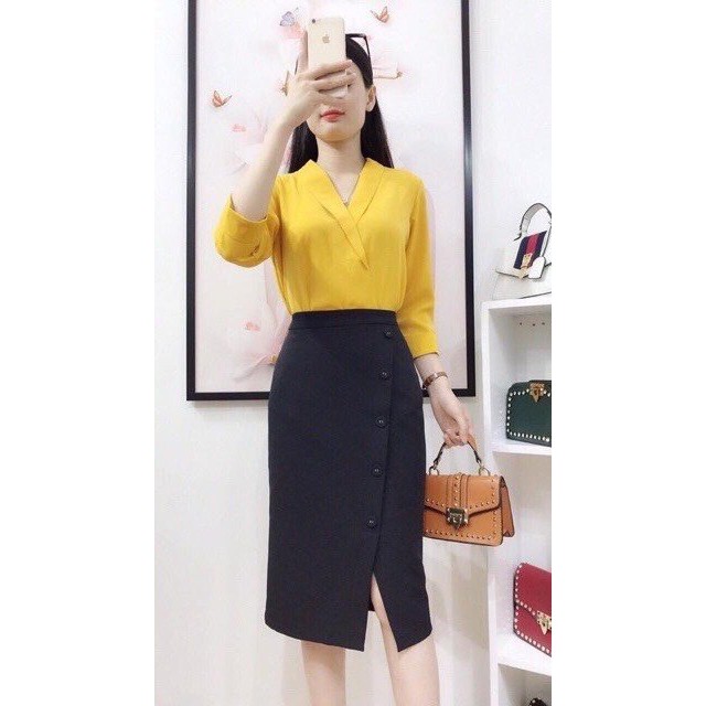 Chân váy bút chì xẻ bên sườn - Chân váy công sở dáng bút chì phối khuy - Chất liệu mềm mịn, không nhăn nhàu - LỖI 1 ĐỔI1 | BigBuy360 - bigbuy360.vn