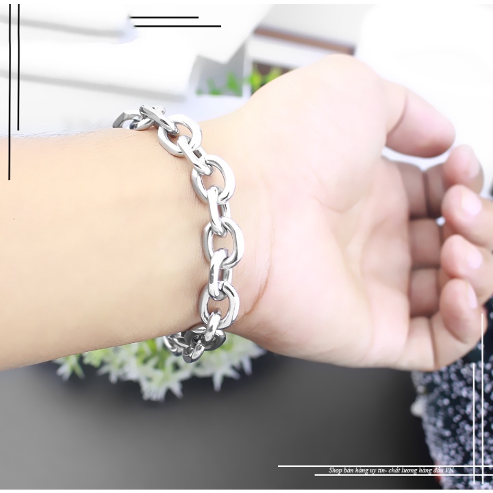 Lắc tay nam inox kiểu chữ cong siêu to 10 ly vát cạnh 2 bên sáng bóng đảm bảo không đen, thể hiện đẳng cấp phái mạnh