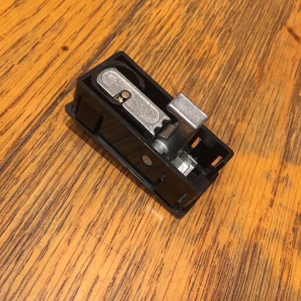 Khóa cửa lùa tủ sắt T125-1