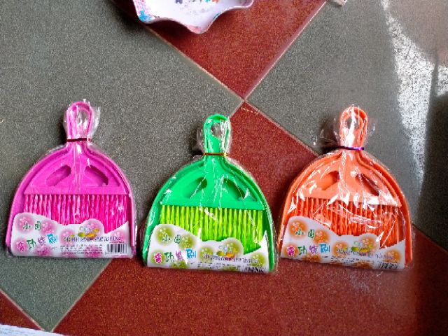 Chổi quét máy tính, quét bàn thờ mini.