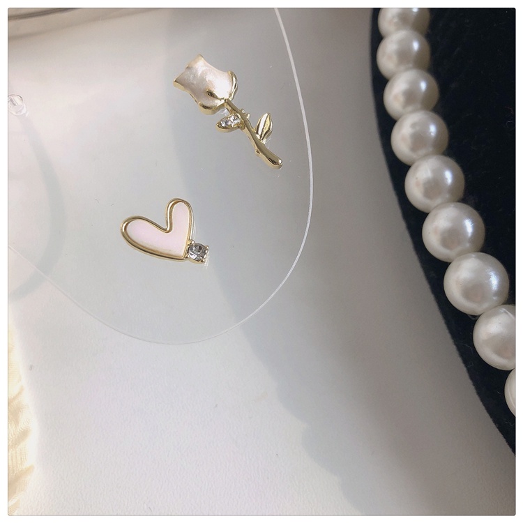 Bông Tai Hình Hoa Trắng Không Đối Xứng Phong Cách Mới 2022