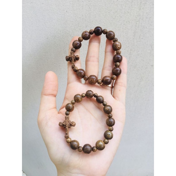 Chuỗi Vòng Mân Côi Trầm Hương Tốc