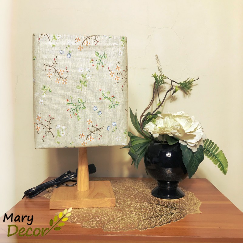 Đèn ngủ để bàn Mary Decor, đèn bàn trang trí chóa vải bố linen DIY, chân gỗ vintage - DÂY HOA NHÍ -DB-G03