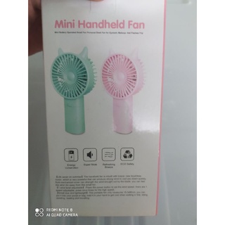 Quạt mini cầm tay sử dụng pin AA
