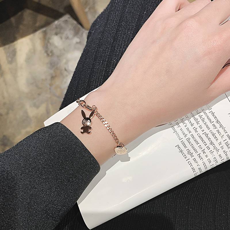 Vòng đeo tay bằng thép titan mạ vàng 18K hình thỏ dễ thương phong cách Nhật Bản cho nữ