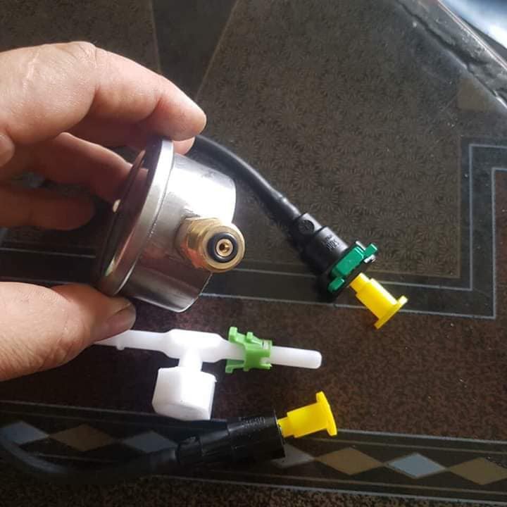 Đồng Hồ Đo Áp Suất Bơm Xăng