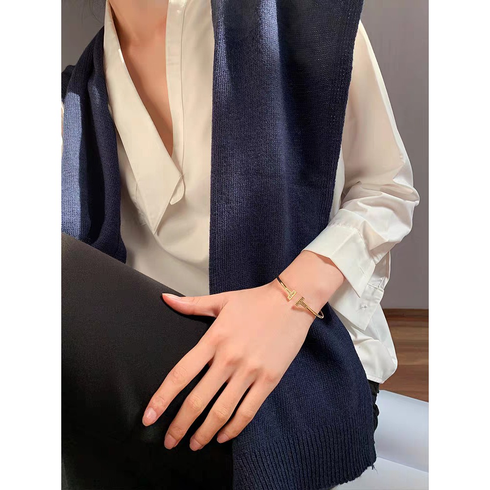 Vòng tay đính đá phong cách Hàn Quốc dành cho nữ