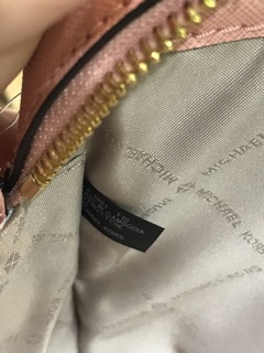 Túi Michael Kors màu hồng