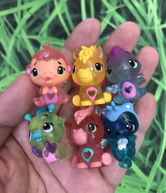 Trứng đồ chơi 5 Hatchimals và kẹo