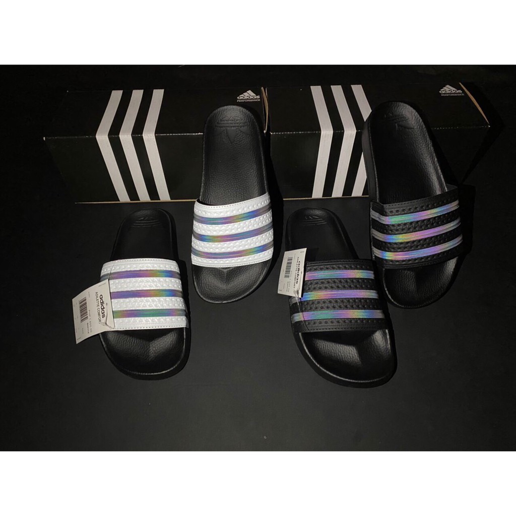 Dép thể thao bánh mì Adidas