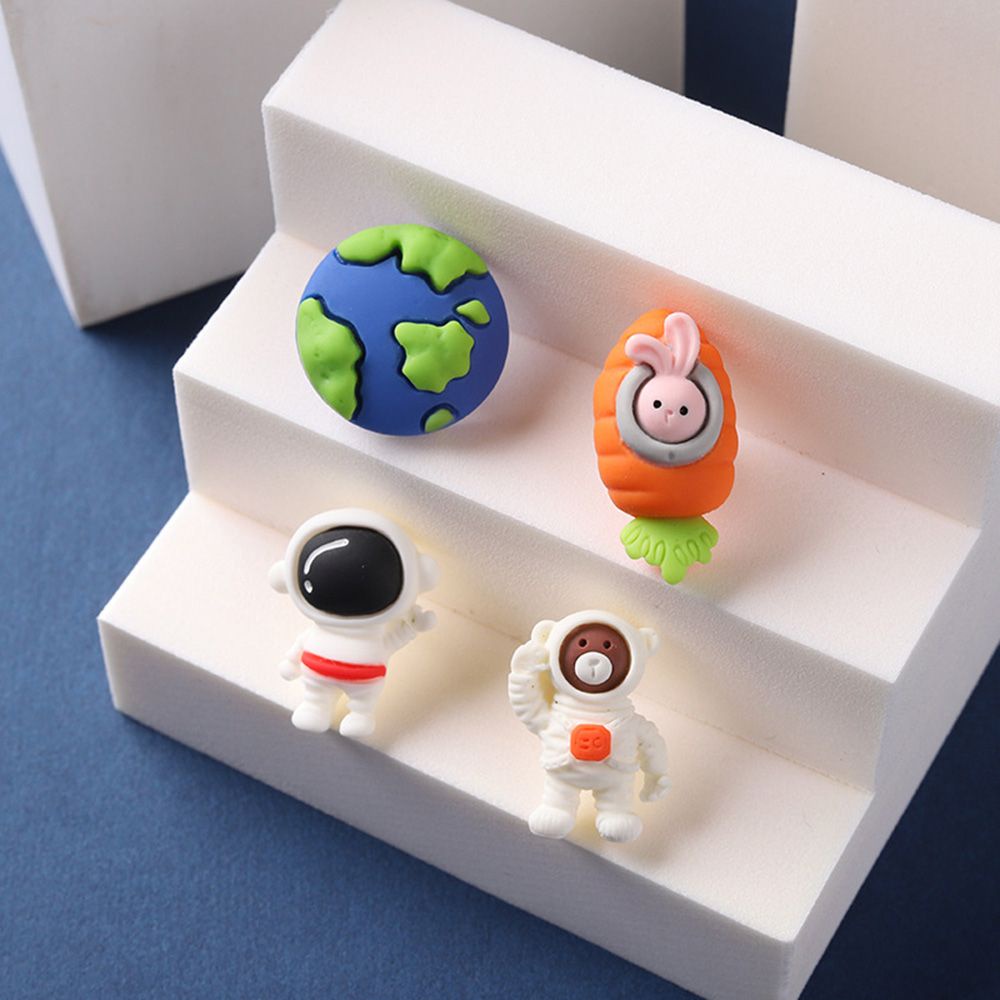 Ghim Cài Áo Hình Phi Hành Gia Hoạt Hình Sáng Tạo Dành Cho Bạn Nữ