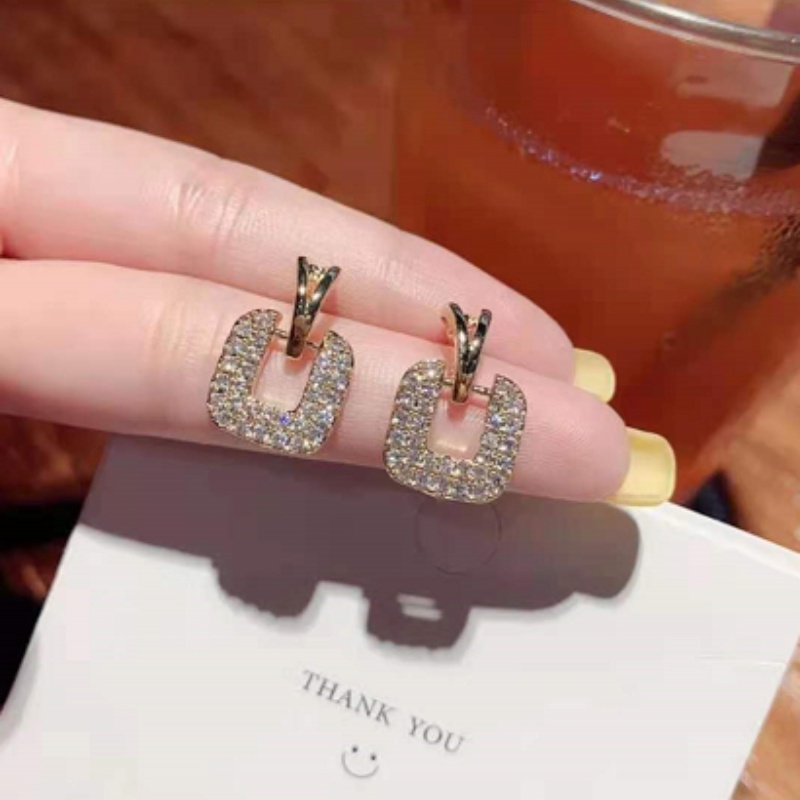 Khuyên tai nhỏ phong cách Hàn Quốc thời trang xinh xắn