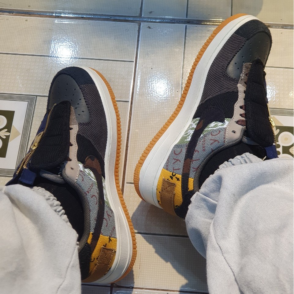 GIÀY THỂ THAO NAM NỮ NIKE AIR FORCE 1 x TRAVIS SCOTT 2019