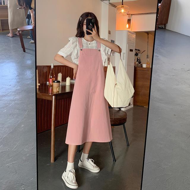Váy lửng màu hồng mùa hè 2021 dây muối mới dài hot girl rán đồ dạo phố hai mảnh