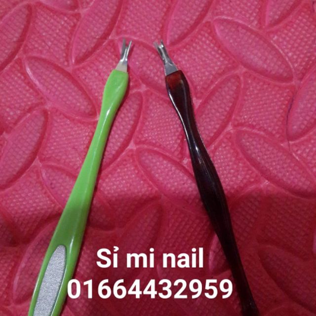 Cây lấy khóe da móng tay chân loại thường dùng tốt trong lấy khóe bẩn da khó, chất liệu thép ko rỉ chất lượng