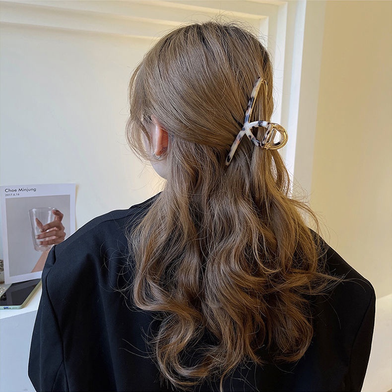 Kẹp tóc đơn giản thời trang cho nữ