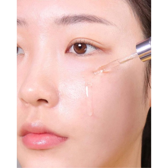 Serum dưỡng sáng da cấp tốc EL 𝐏𝐞𝐫𝐟𝐞𝐜𝐭𝐢𝐨𝐧𝐢𝐬𝐭 𝐏𝐫𝐨 𝐈𝐧𝐭𝐞𝐧𝐬𝐞 𝐁𝐫𝐢𝐠𝐡𝐭𝐞𝐧𝐢𝐧𝐠