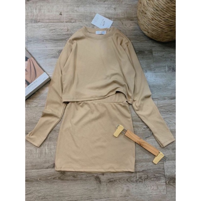 [ Mã FAMAYWA2 giảm 10K đơn 50K] Set áo croptop dài tay + chân váy. | BigBuy360 - bigbuy360.vn