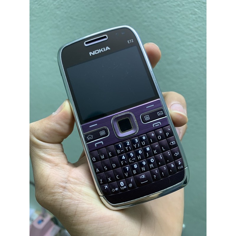 Điện thoại Nokia e72 loại vỏ zin đẹp