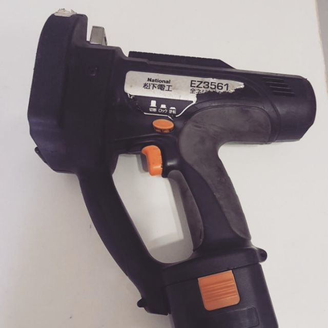 Máy cắt ty ren dùng pin 12v.