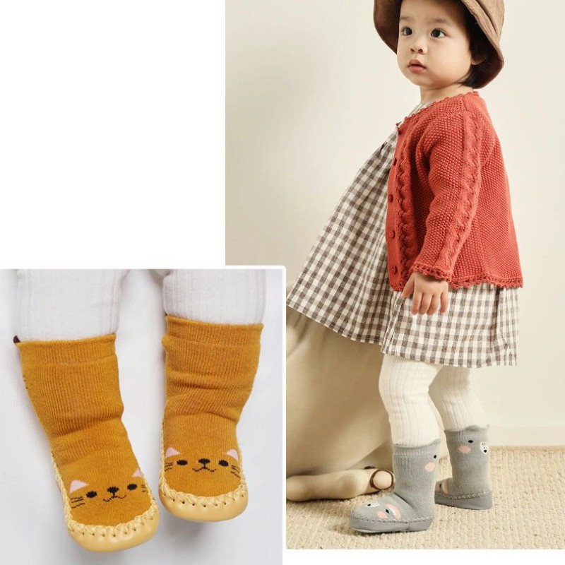 Đôi tất giày cotton kiểu dáng hoạt hình dễ thương cho bé tập đi
