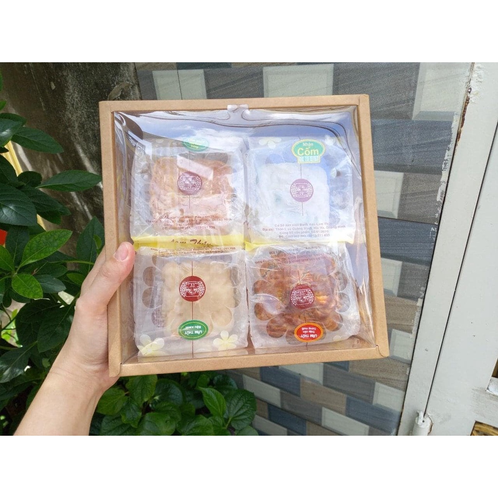 Hộp quà tặng mặt kiếng/nắp mica kích thước 21,8x21,8x6,5 cm/hộp