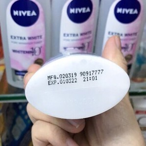 Nước Hoa Hồng NIVEA Giúp Dưỡng Trắng Da Và Se Khít Lỗ Chân Lông 200ml