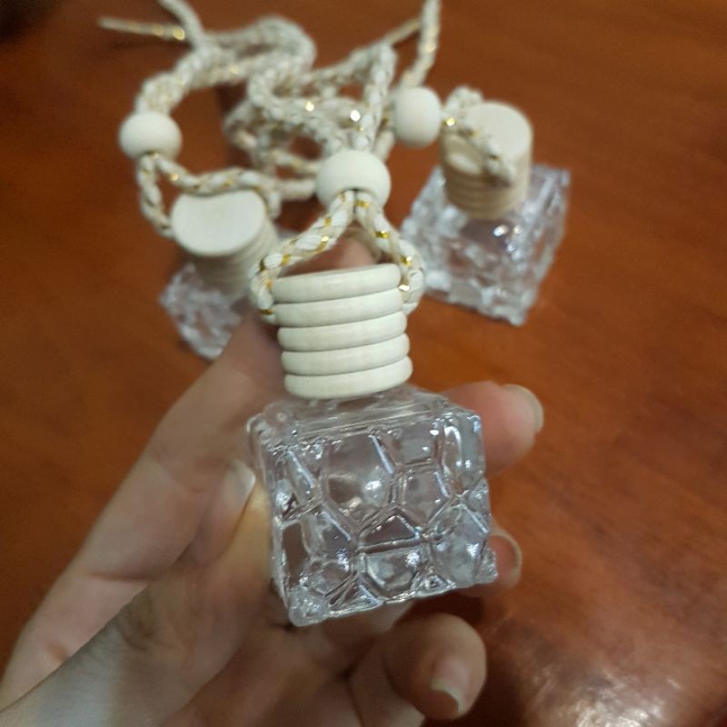 Vỏ chai chiết tinh dầu treo xe 10ml - Chai treo xe