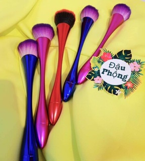 Cọ phủ phấn siêu sang chảnh